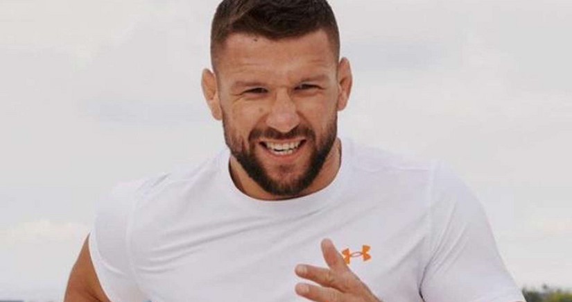 Polşalı döyüşçü Rafael Fiziyevi duelə çağırıb