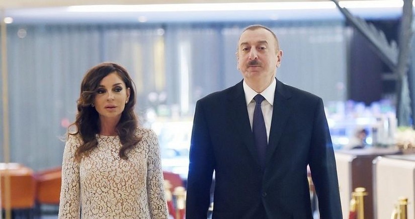 President Ilham Aliyev and First Lady Mehriban Aliyeva pay tribute to Azerbaijanis who died for Victory over fascism