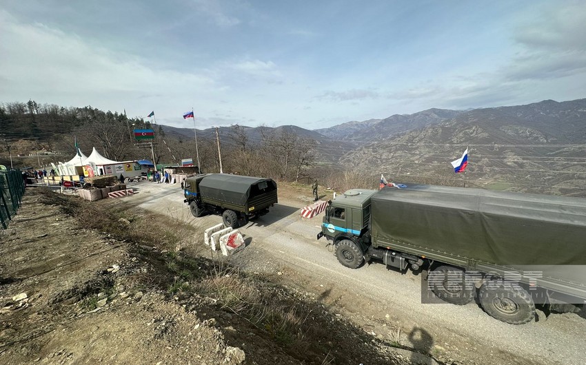 Vehicles of Russian peacekeepers move freely along Khankandi-Lachin road