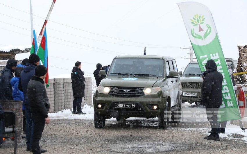 По дороге Ханкенди-Лачын беспрепятственно проехали 25 автомобилей российских миротворцев