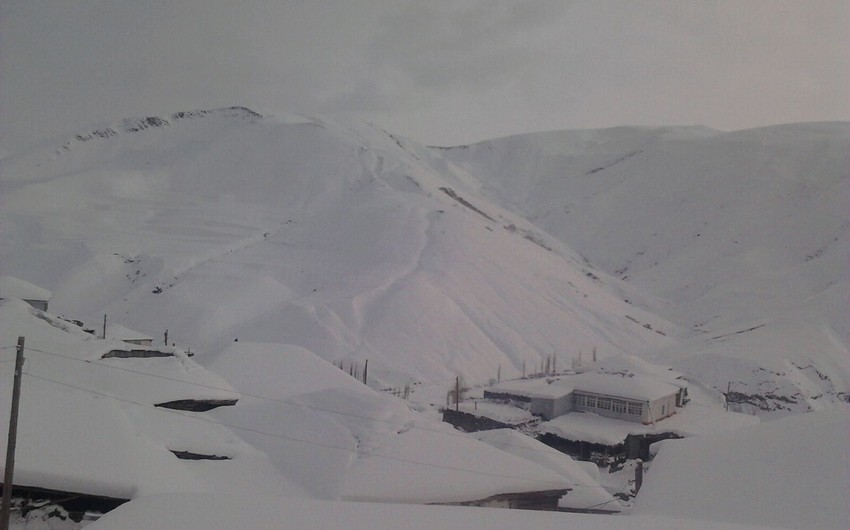 Из-за сильного снегопада дорога Губа-Хыналыг закрылась