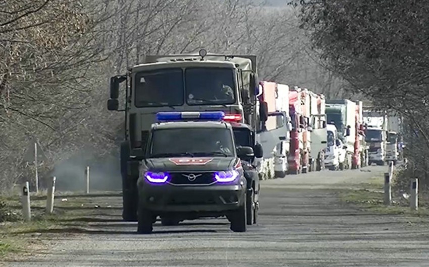 Rusiya sülhməramlıları Şuşaya gedən avtomobil karvanını müşayiət edib