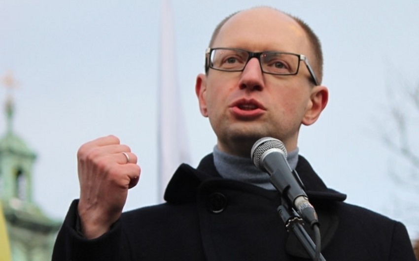 ​Yatsenyuk proposes to approve new constitution on referendum in Ukraine