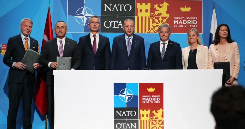 Türkiyə İsveç və Finlandiyanın NATO-ya üzv qəbul edilməsinə razılıq verib