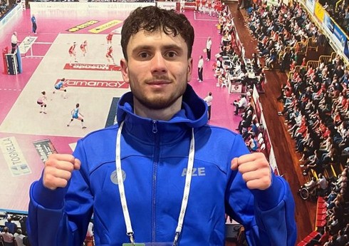 Азербайджанский боксер начал лицензионный турнир в Италии с победы