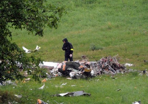 Три человека погибли в результате крушения туристического самолета во Франции