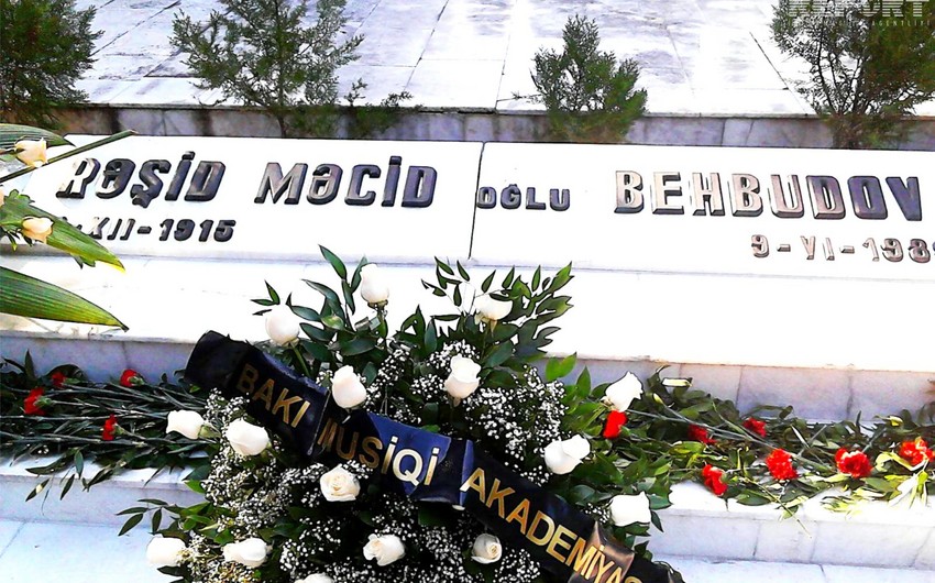 Commemoration ceremony of singer Rashid Behbudov was held at his tomb