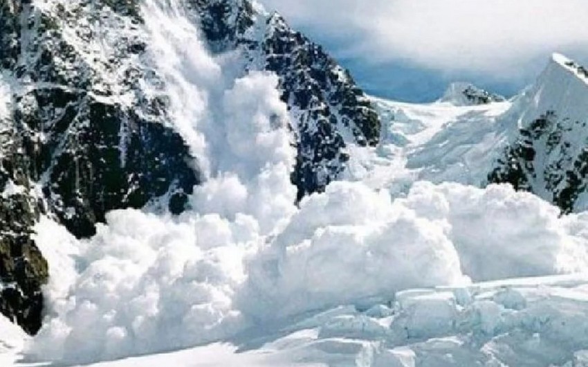 На горнолыжном курорте в Болгарии сошла лавина, есть погибший