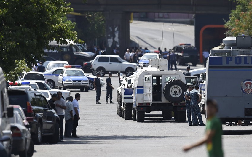 Число задержанных в результате протестов в Ереване достигло 100 - ОБНОВЛЕНО