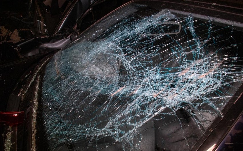 Heydər Əliyev prospektində avtomobil piyadanı vuraraq öldürüb
