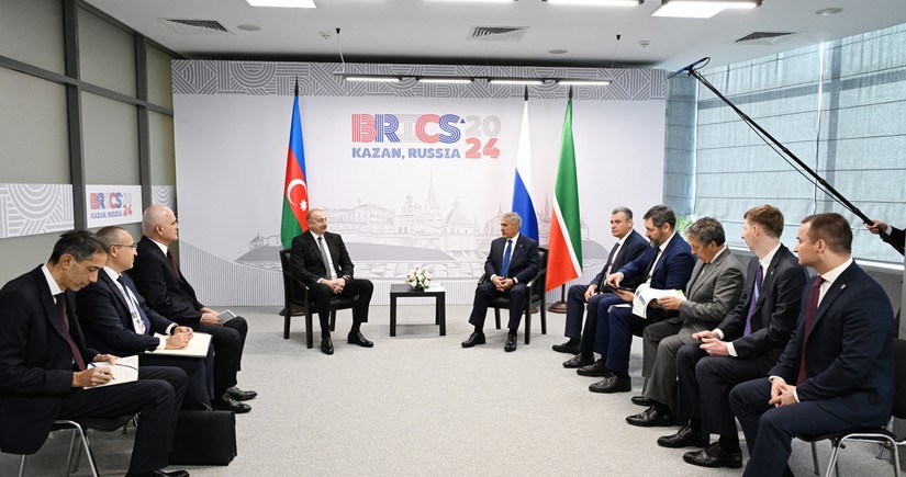 Ilham Aliyev meets with head of Tatarstan