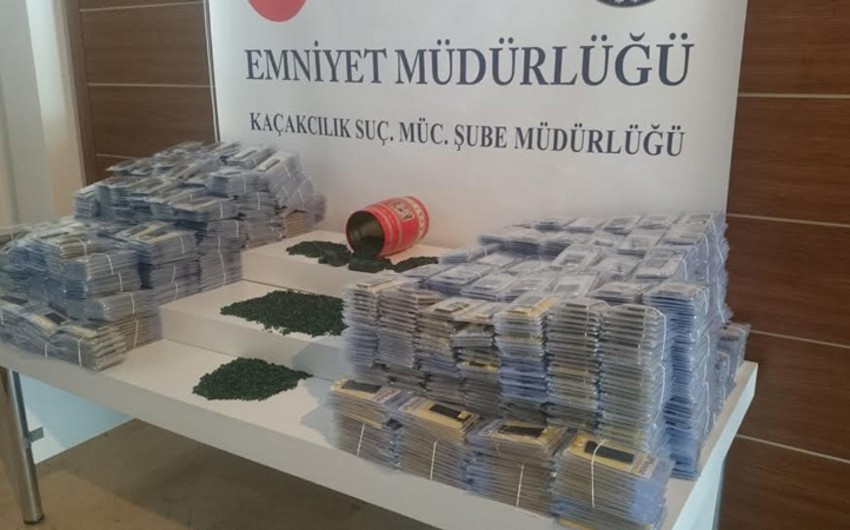 В Турции задержан гражданин Азербайджана за попытку незаконно провезти драгоценные камни стоимостью в 1 млн. долларов