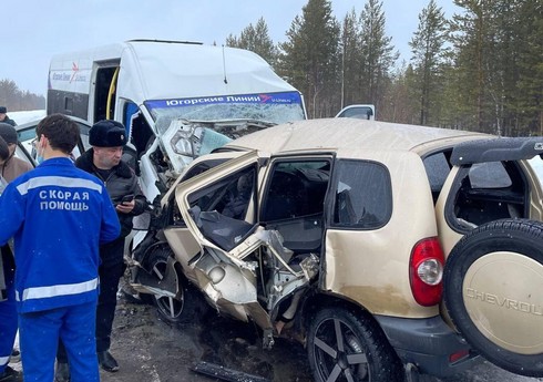 В ДТП с рейсовым автобусом в РФ погибли трое, еще 13 человек пострадали