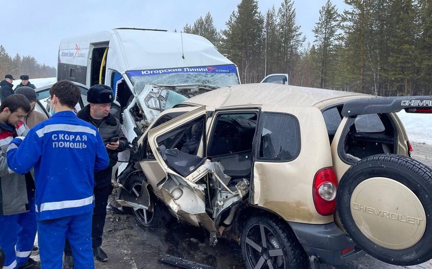 В ДТП с рейсовым автобусом в РФ погибли трое, еще 13 человек пострадали