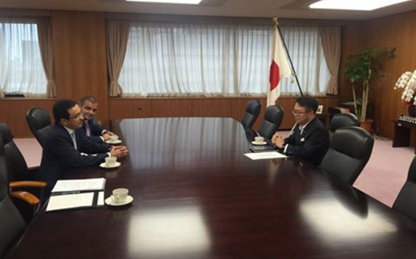 Посол Азербайджана встретился с новоназначенным министром экономики Японии