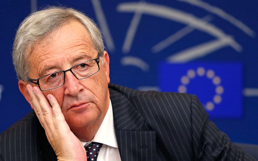 Юнкер не считает нужным менять миграционную политику ЕС