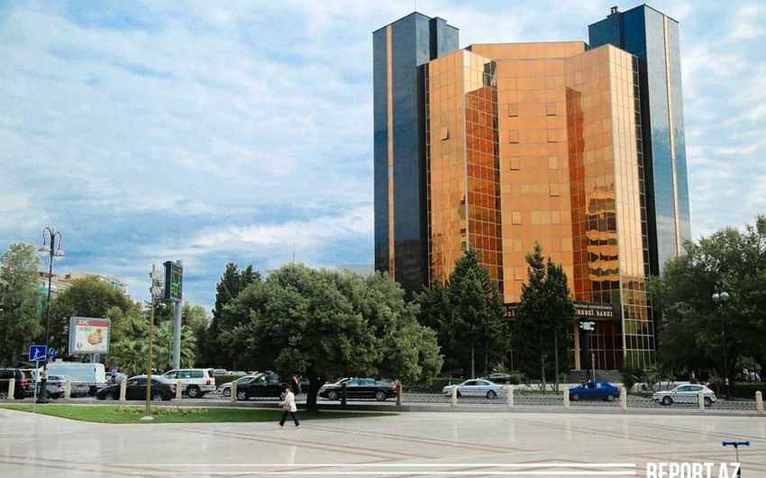 Наличные средства азербайджанских банков сократились на 2%
