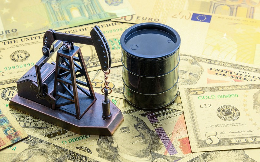 Azerbaijani oil price nears $ 56