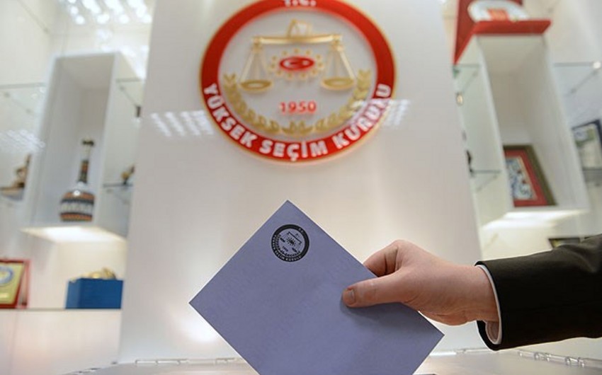 В Турции коммунисты будут участвовать в выборах двумя партиями