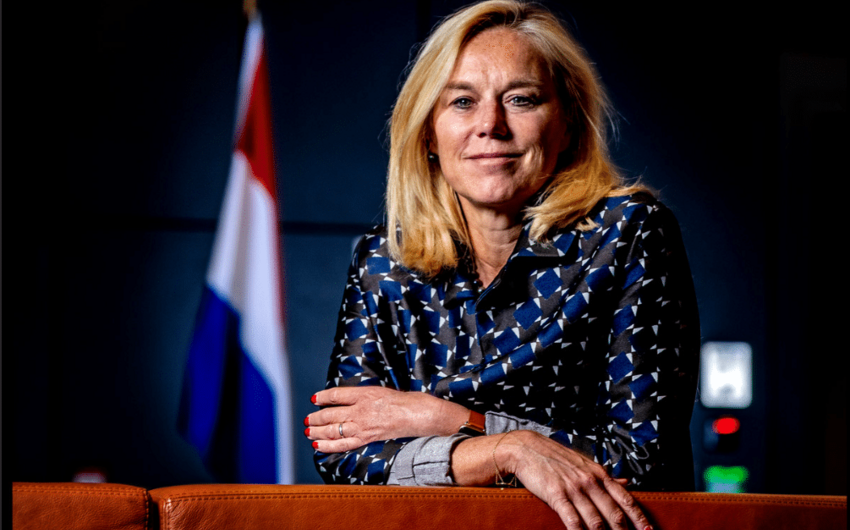И.о. главы МИД Нидерландов ушла в отставку