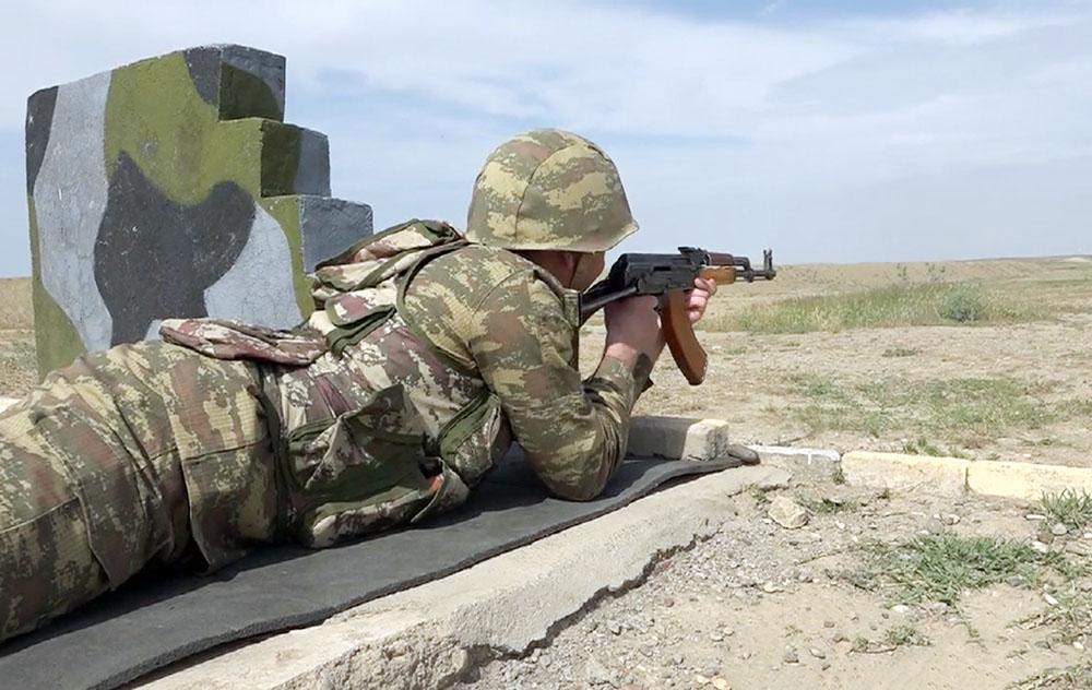 Команданте 2023. Фото армейские учения. Soldier Azerbaijani 42422\ 4444444. Training of the Military of the Spanish Army in classes.