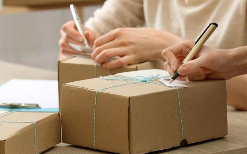 Объем международных почтовых отправлений в Азербайджане сократился почти на 50%