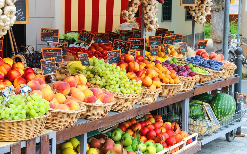 Азербайджан сократил экспорт и импорт овощей и фруктов