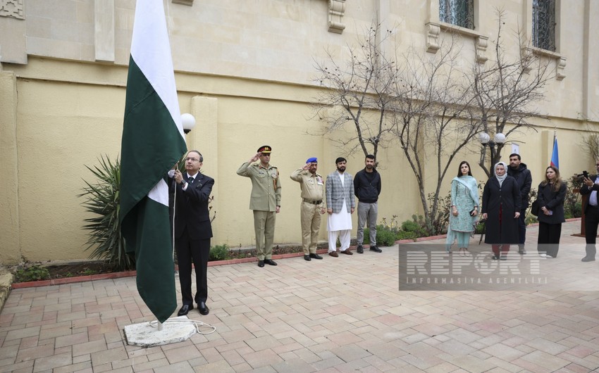 В посольстве Пакистана в Азербайджане подняли флаг по случаю Национального дня