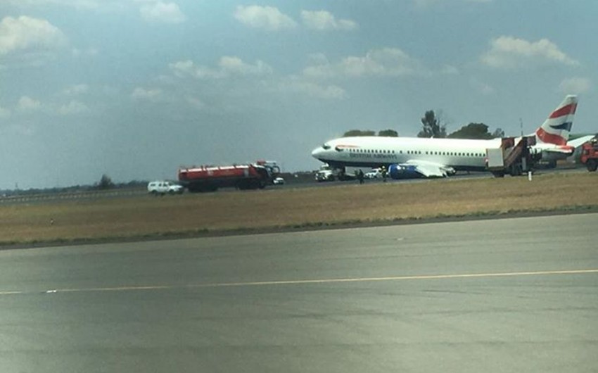 ​У самолета в ЮАР при посадке взорвалось шасси