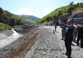 Дипломатов ознакомили со строительством автодороги Тоганы- Кяльбаджар- Истису