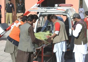 9 Pakistani soldiers killed in suicide attack