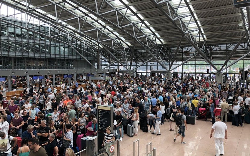 Гамбургский аэропорт приостановил работу до конца дня