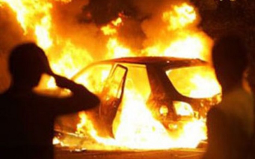 Suraxanı rayonunda avtomobil yanıb