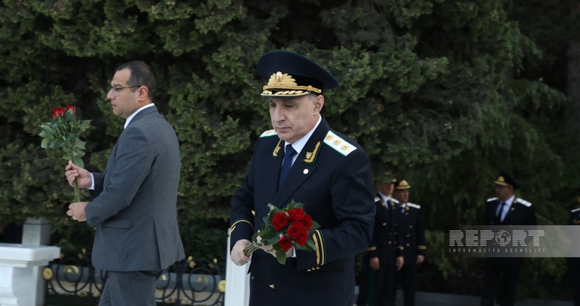 Azerbaijan's Prosecutor General visits Alley of Honor