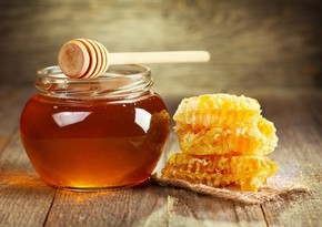 Azerbaijan negotiates honey exports to Arab countries