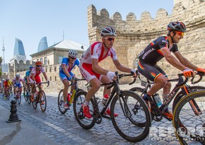 European riders in Old City, Baku - PHOTOS