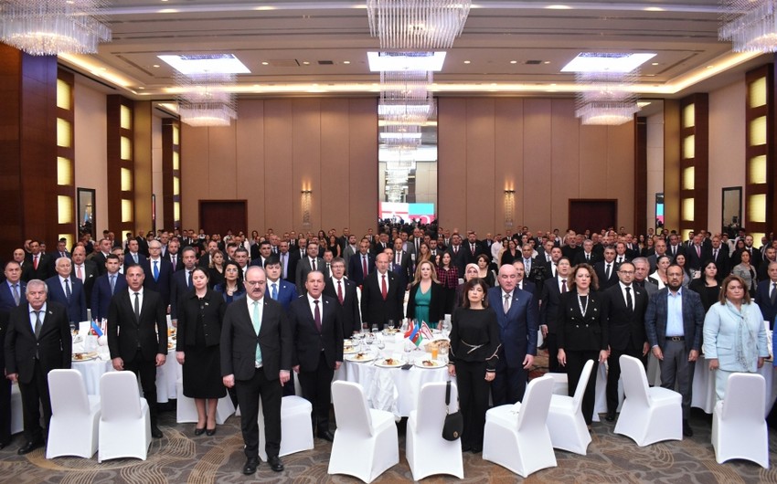 Bakıda Şimali Kipr Prezidenti Ersin Tatarın şərəfinə rəsmi ziyafət verilib