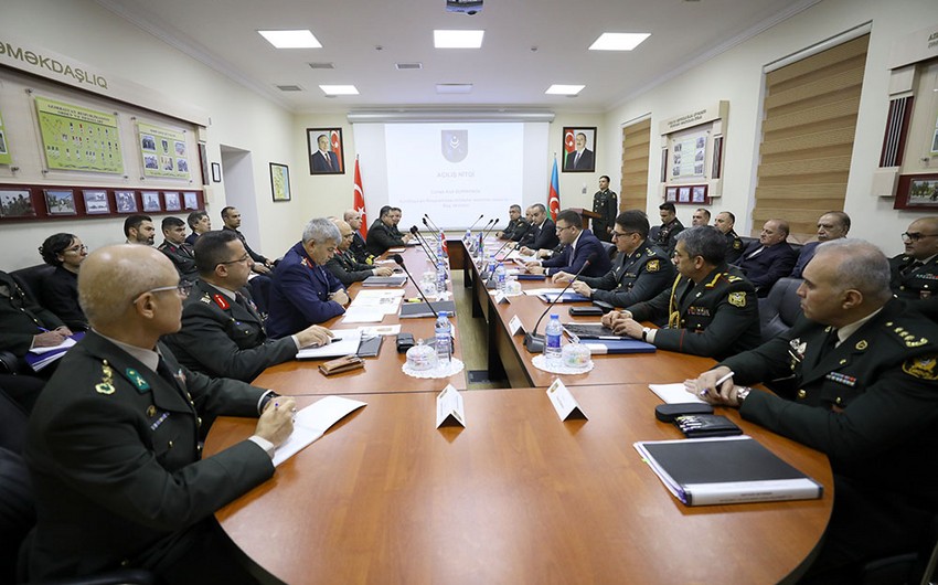 В Баку проходит 15-е заседание азербайджано-турецкого военного диалога 