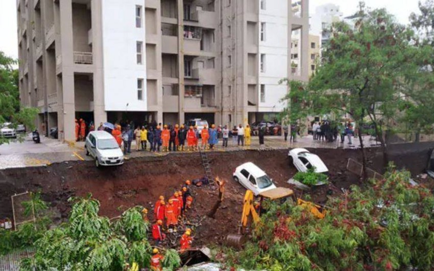 В Индии 15 человек погибли при обрушении стены жилого комплекса - ФОТО