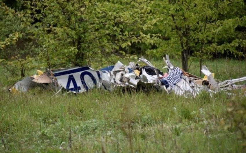 3 killed in small plane crash in Tennessee which left a half-mile-long debris field, officials say