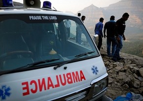 В Индии при падении такси в ущелье погибли 10 человек