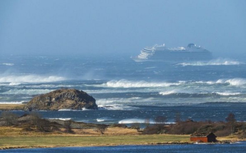 У берегов Норвегии c лайнера эвакуируют 1300 человек