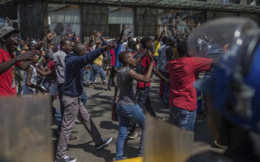 В Зимбабве число жертв протестов возросло до шести человек