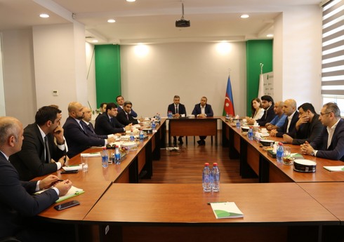 Ассоциация банков Азербайджана и АТАА обсудили расширение безналичных расчетов в туристическом секторе
