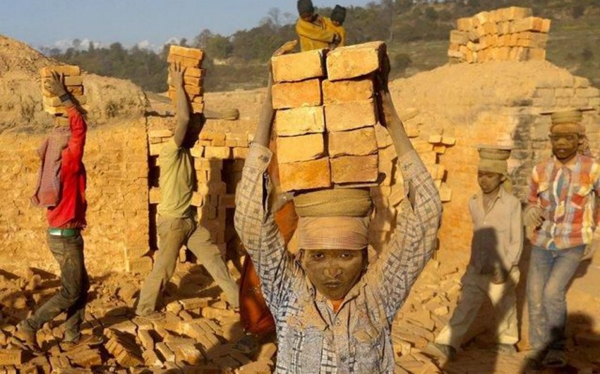 Полиция Индии освободила из рабства более 30 детей и 40 взрослых