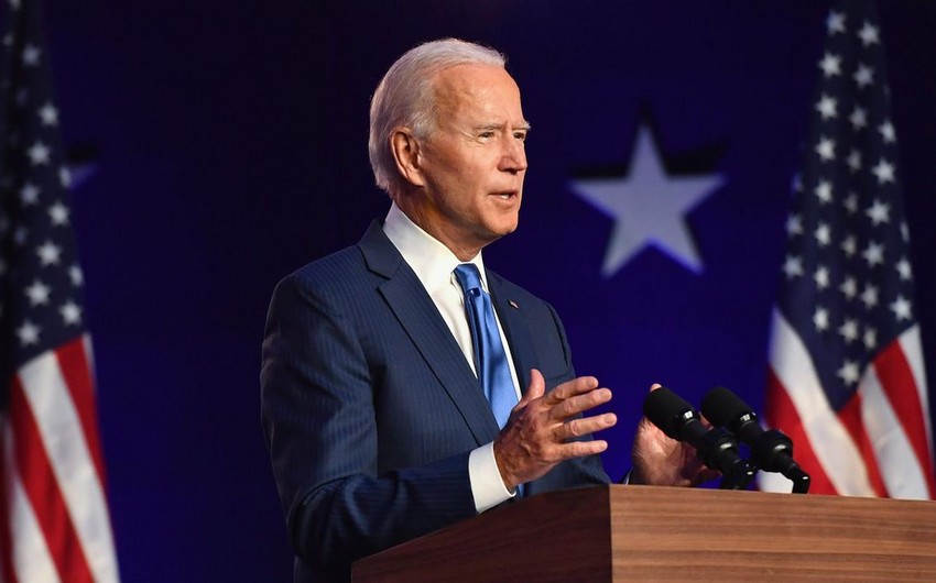 Biden bans use of private prisons