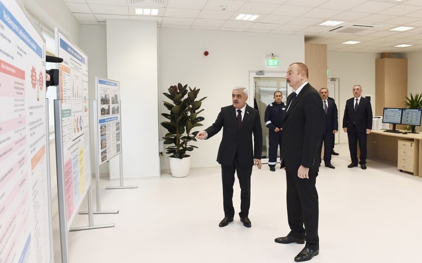 Президент Ильхам Алиев принял участие в открытии битумной установки и пункта заправки сжиженного газа на Бакинском НПЗ