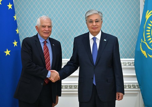 Токаев и Боррель обсудили перспективы развития сотрудничества Казахстана и ЕС