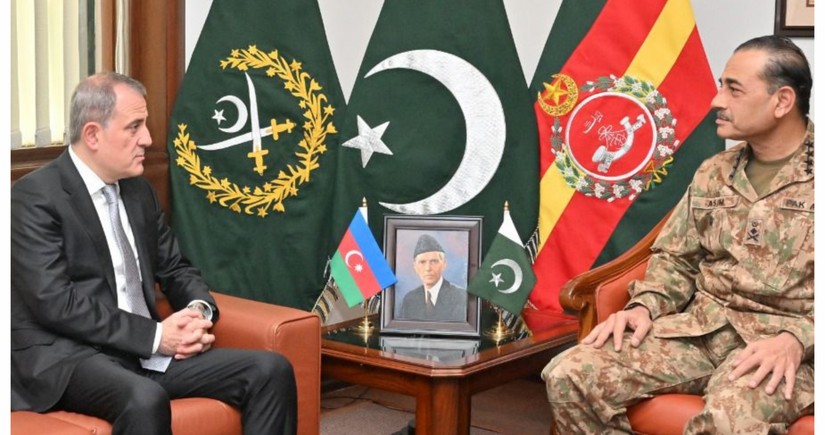 Министр иностранных дел Азербайджана встретился с начальником штаба сухопутных войск Пакистана 