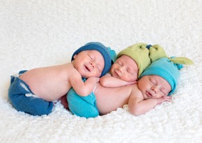 Названо число родившихся в Азербайджане в этом году тройняшек и четверняшек